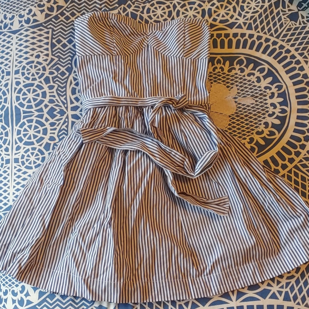 Abercrombie & Fitcheersucker strapless dress